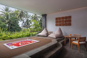 Rom (Premium Suite Room with Private Jacuz) | Terrasse/patio