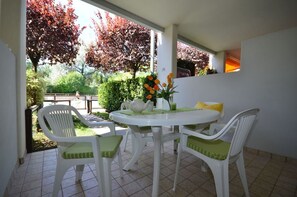Outdoor dining - A Perfect Space for Complete Rest with shared pool (Bibione)