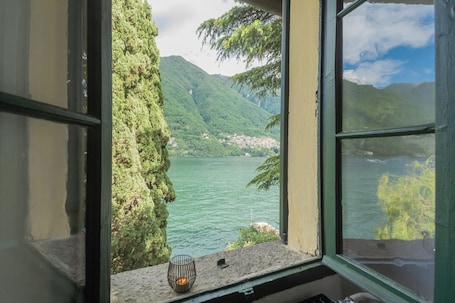 Appartamento (3 Bedrooms) | Vista dalla camera. Residenza Regina by Rent all Como