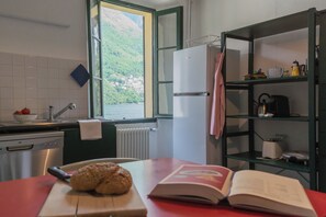 公寓 (3 Bedrooms) | 私人廚房 | 微波爐、烤箱、洗碗機、義式濃縮咖啡機