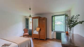 Apartment (3 Bedrooms) | 3 bedrooms, iron/ironing board, bed sheets