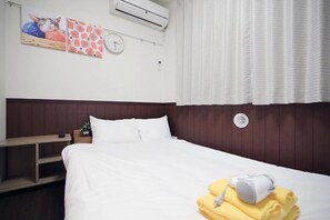 WiFi, bed sheets