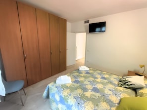 1 chambre, fer et planche à repasser, lit parapluie, Wi-Fi gratuit