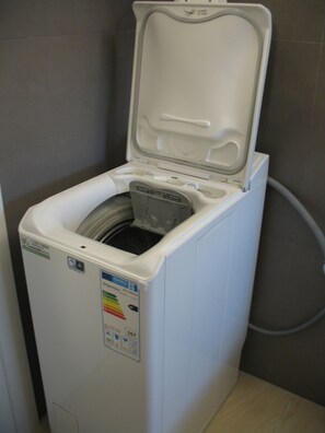 Interior - Petite Lilly, completely renovated, a few minutes' walk from the city centre. (Riva del Garda)