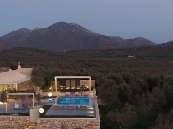 Piscine extérieure, piscine chauffée