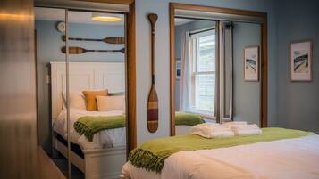 4 bedrooms, free WiFi, bed sheets