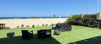 Enjoy your vacation by the sea