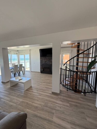 Enjoy your vacation by the sea