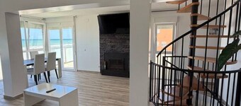 Enjoy your vacation by the sea