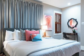 2 bedrooms, desk, iron/ironing board, travel crib