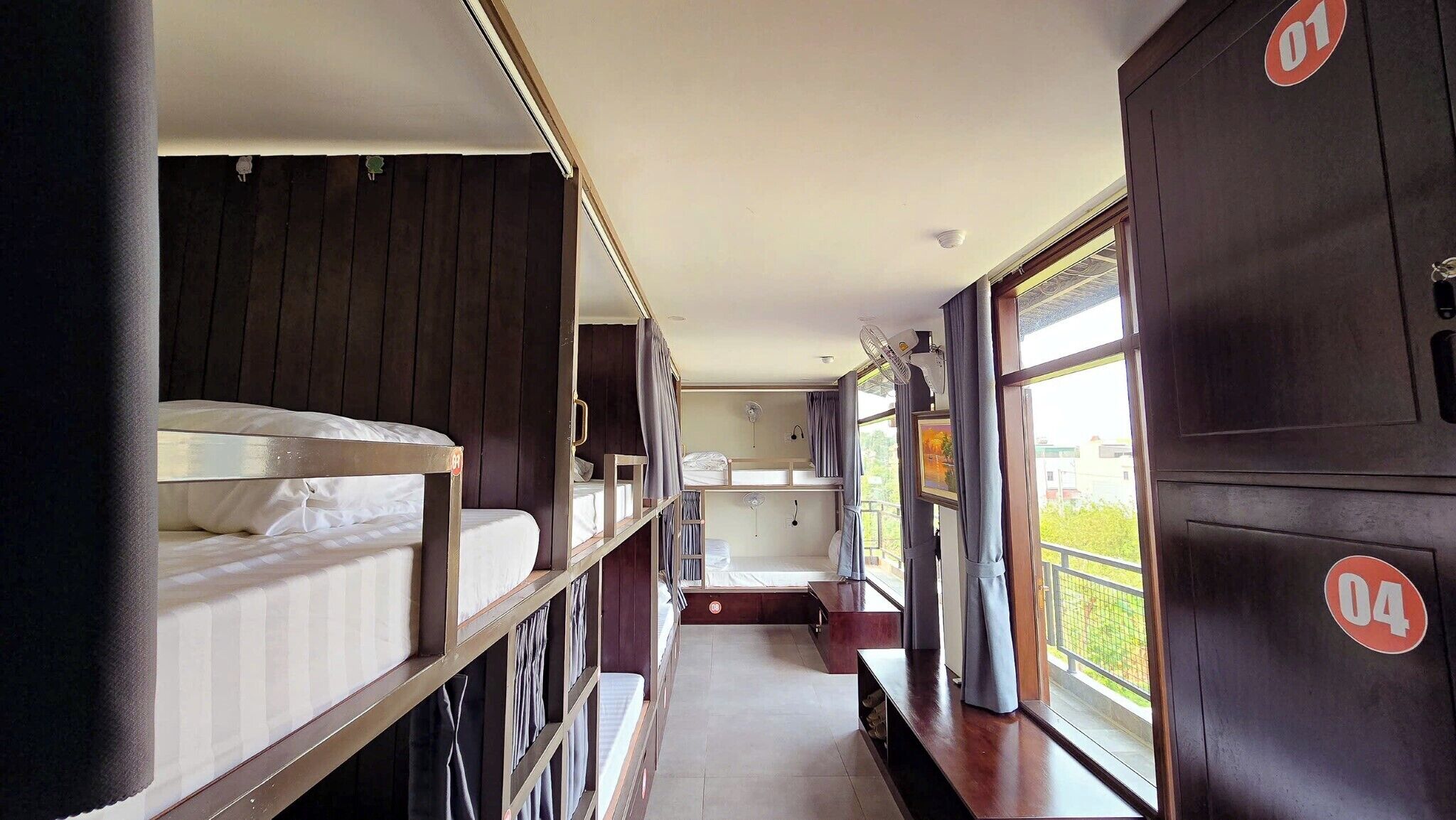 Rideaux occultants, chambres insonorisées, Wi-Fi gratuit, draps fournis