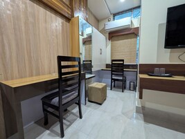 华丽双人房, 城市景观 | 办公桌、笔记本电脑工作区、免费 WiFi