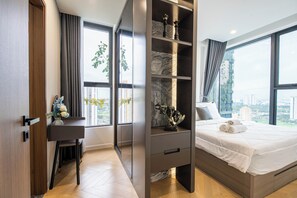 Family Suite, 4 Bedrooms, Club Lounge Access, River View | Premium bedding, down comforters, Select Comfort beds, free minibar
