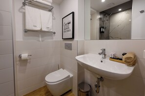 Chambre Classique Double ou avec lits jumeaux | Salle de bain