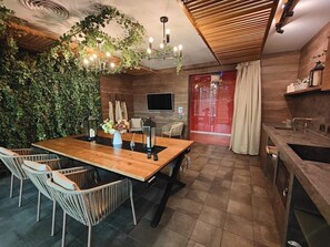 Free buffet breakfast on weekdays - Vita Student-Only Lewisham Exchange (London)