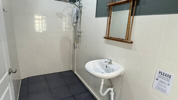 Douche, serviettes fournies
