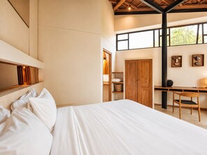 1 bedroom, desk, iron/ironing board, free WiFi - Stylish 1BR Villa with Pool, 800m to Canggu Beach (Kecamatan Mengwi)
