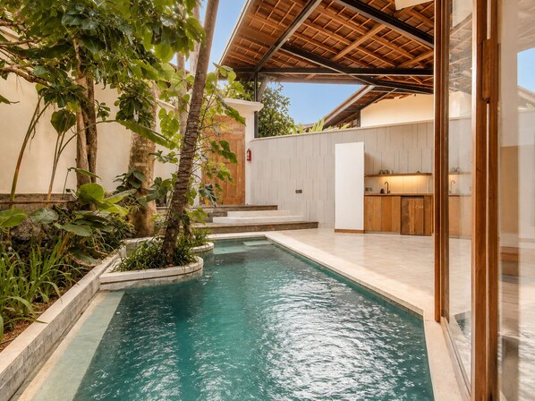 Pool - Stylish 1BR Villa with Pool, 800m to Canggu Beach (Kecamatan Mengwi)