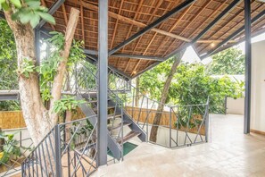 Property grounds - Stylish 2-BR Villa with Pool, 800m Canggu Beach (Kecamatan Mengwi)
