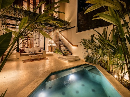 Stylish 1-BR Villa with Pool, 800m to Echo Beach