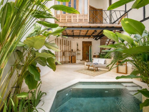 Luxurious 1-BR Villa with Pool, 800m to Echo Beach