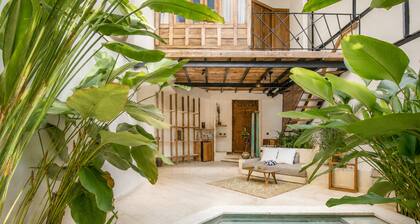 Luxurious 1-BR Villa with Pool, 800m to Echo Beach