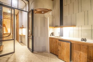 Sèche-cheveux, serviettes fournies