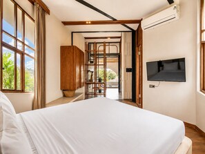1 bedroom, iron/ironing board, free WiFi, bed sheets - Elegant 1BR Loft with Art Deco Flair, Shared pool (Kecamatan Mengwi)
