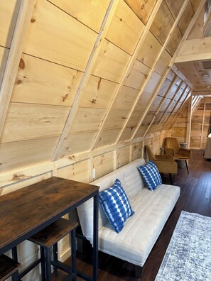 Smart TV, foosball, books - Sister A-Frame in Woods B (Oakland)