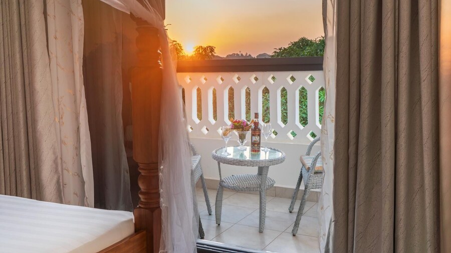 Leshan Luxury Villas