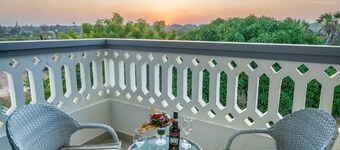 Leshan Luxury Villas 