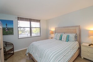 2 makuuhuonetta, silitysrauta/-lauta, ilmainen Wi-Fi, vuodevaatteet