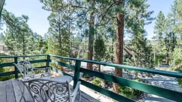 Signature Cabin, 3 Bedrooms, Kitchen, Mountain View | Balcony view