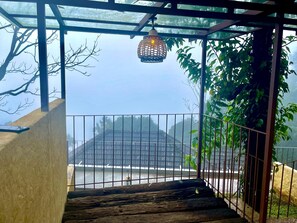双人房, 1 张大床, 阳台, 山景 | 露台