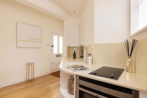Oven, stovetop, dishwasher, coffee/tea maker