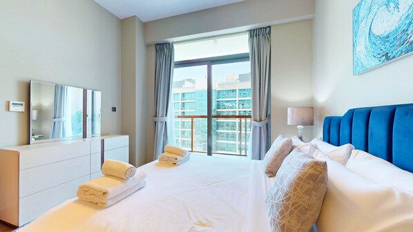 Appartamento Deluxe, balcone, vista città | 1 camera, ferro/asse da stiro, Wi-Fi gratuito