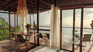 Panoramic Cabin, Berbilang Katil, Terrace, Ocean View | Dihias secara berasingan, Wi-fi percuma, cadar katil