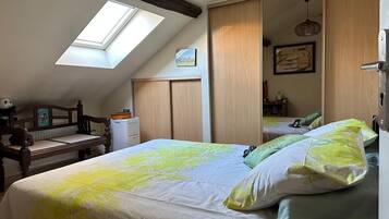 2 slaapkamers, een strijkplank/strijkijzer, wifi, beddengoed