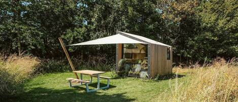 تناول الطعام بالخارج