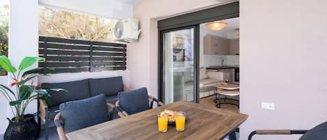 Appartement Deluxe, 1 chambre, en bord de piscine | Terrasse/Patio