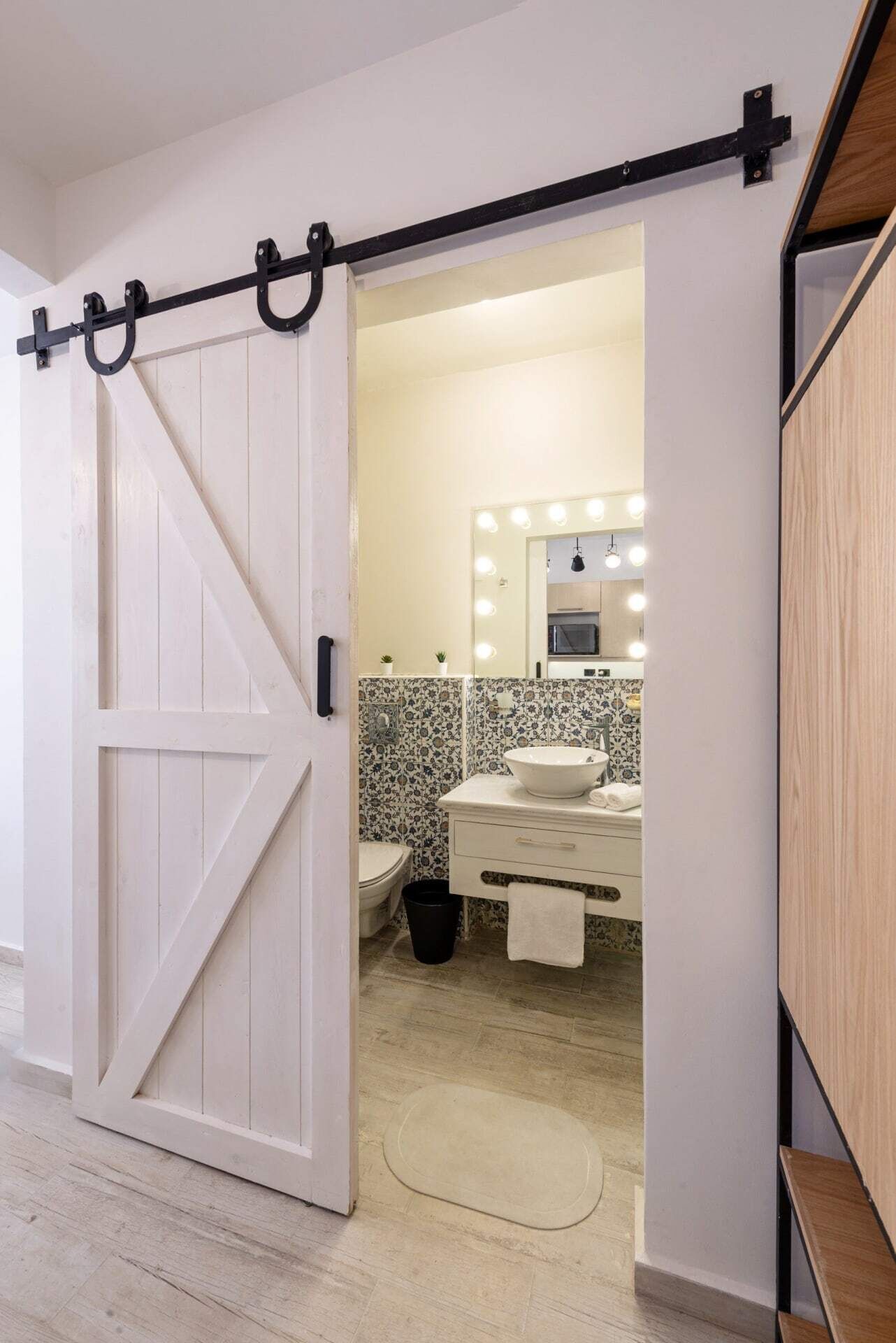 Basic Apartment | Bathroom | Eco-friendly toiletries, hair dryer, towels, soap