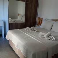 Apartment, 2 Schlafzimmer, Gartenblick | Verdunkelungsvorhänge, Bügeleisen/Bügelbrett, kostenloses WLAN