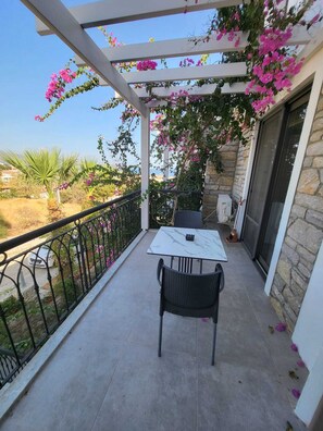 Apartment, 2 Bedrooms, Sea View | Terrace/patio