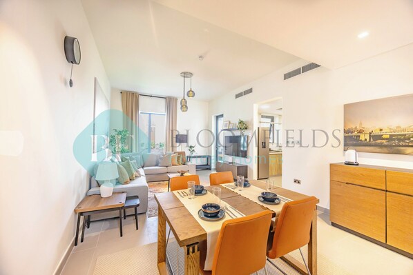 TV - Bloomfields Luxurious 3BR Townhouse Noya (Abu Dhabi)