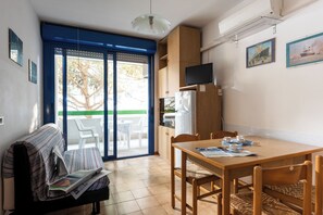 Apartment, 2 Bedrooms, Balcony | Living room
