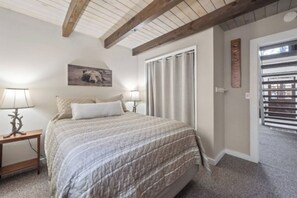 Signature Cabin, 2 Bedrooms, Patio, Mountain View | 2 bedrooms, individually decorated, individually furnished, free WiFi