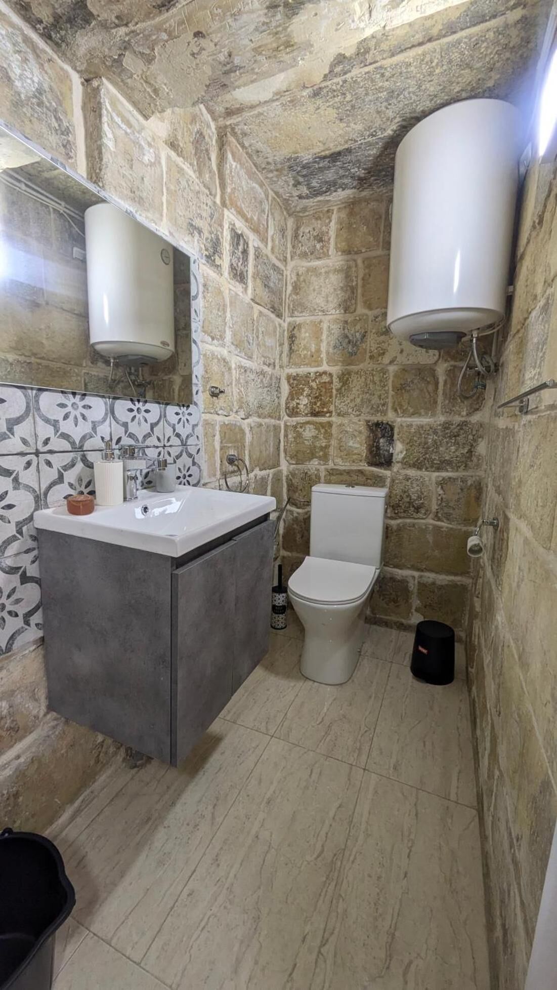Apartment, 1 Bedroom, Smoking, City View | Bathroom | Toilet paper