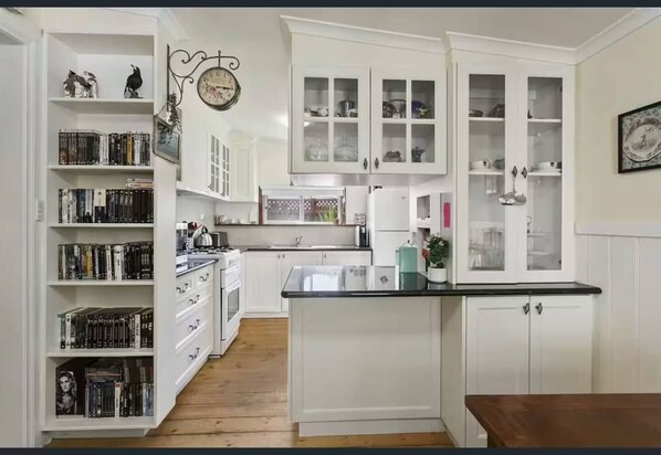 Fridge, microwave, oven, stovetop - Welcome to Cosy Cottage – your peaceful 2-bedroom home in the heart of Ballarat (Ballarat Central)