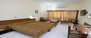 Standard Room | Free WiFi - Myna Tourist Resort (Rohtak)