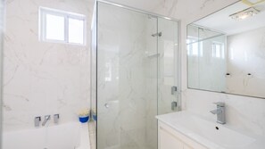 Douche, baignoire à jets